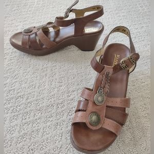 KUMFS TWO TONE BROWN LEATHER LADIES' WEDGE SANDALS SZ 38 US 7.5 EUC NEW ZEALAND